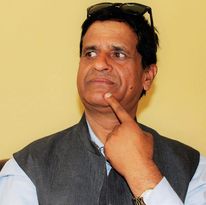 डा. राजेन्द्र चापागाई 'आहत'