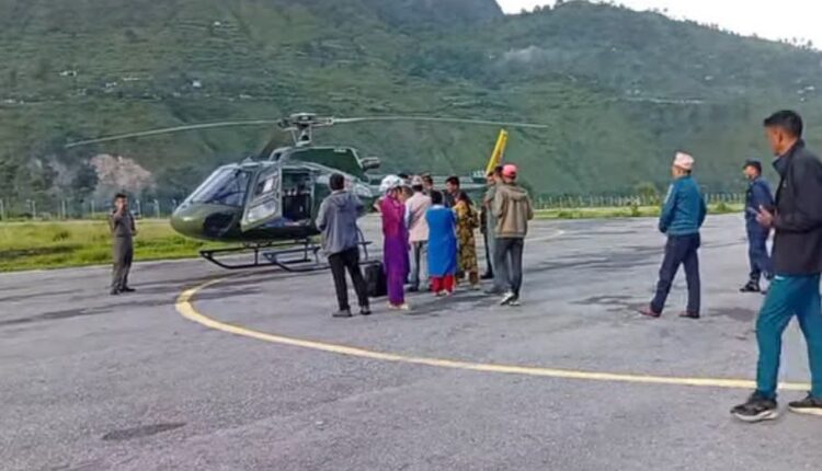 बझाङ जिप दुर्घटना : ६ गम्भीर घाइतेलाई थप उपचारका लागि नेपालगन्ज लगियो