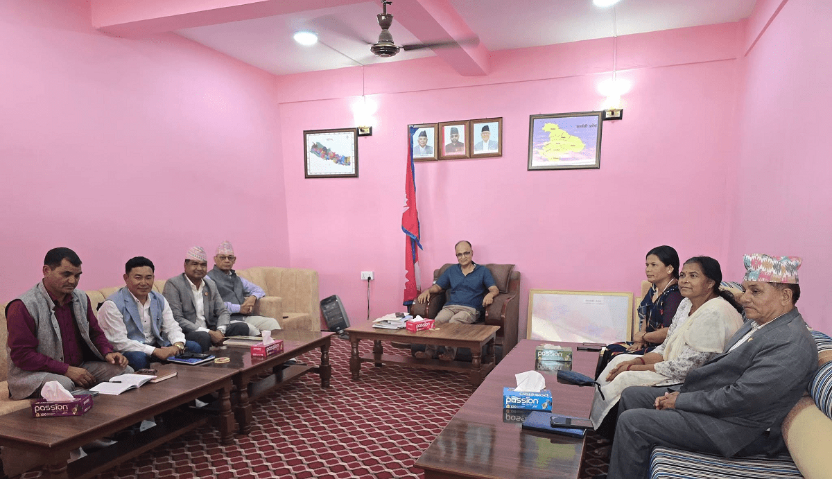 कर्णालीमा बल्ल बस्यो एमाले संसदीय दलको बैठक